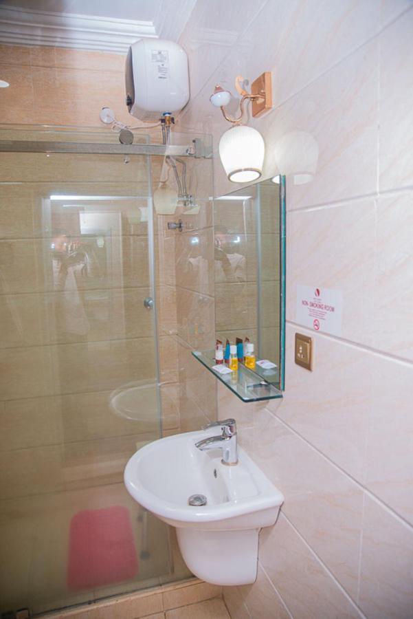 Mahogany Hotel And Suites Ibadan Buitenkant foto
