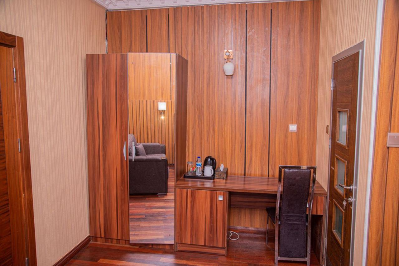 Mahogany Hotel And Suites Ibadan Buitenkant foto